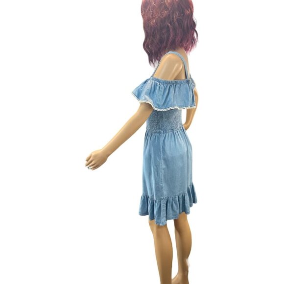 (5 for $25) SO Chambray Smocked Summer Dress size Medium - Picture 3 of 6
